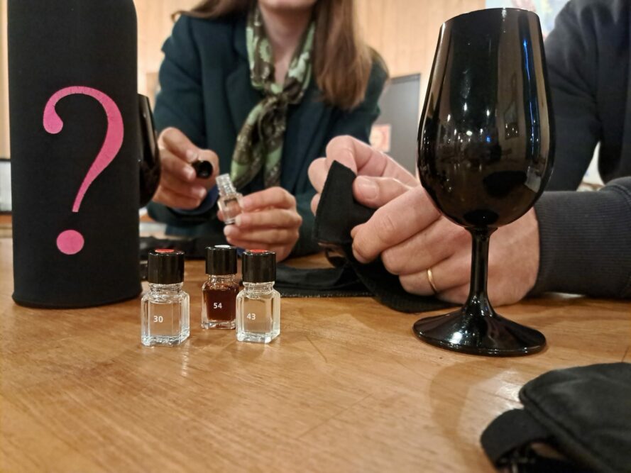 Wine in Black: Blind Tasting Experience 3